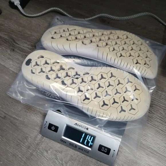 Nike Free RN Flyknit 2018 Oreo Black White Running Shoes 942839-101 Womens 8 - Picture 12 of 12